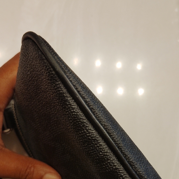 Michael Kors Black Messenger Logo Crossbody with Front Zip!! - Picture 5 of 16